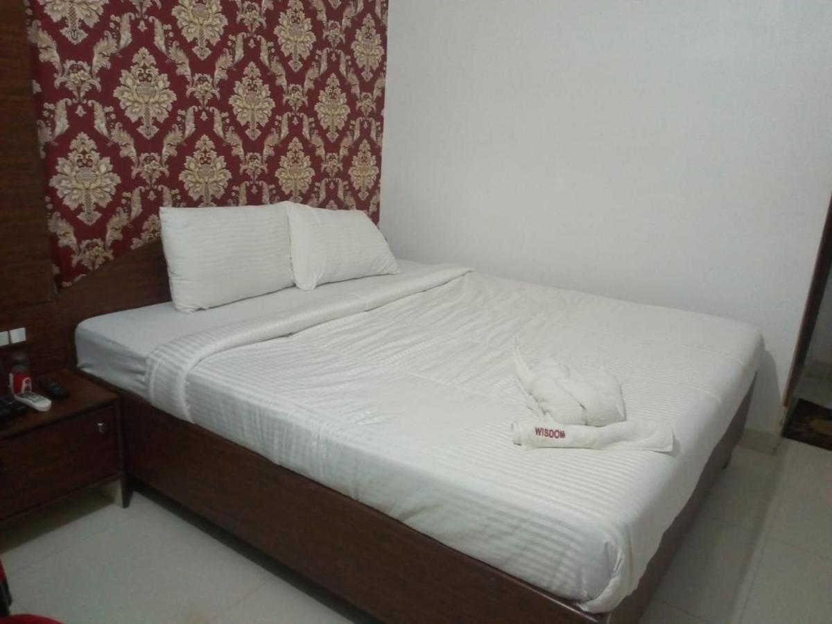 Hotel Wisdom Celebration Motihari エクステリア 写真
