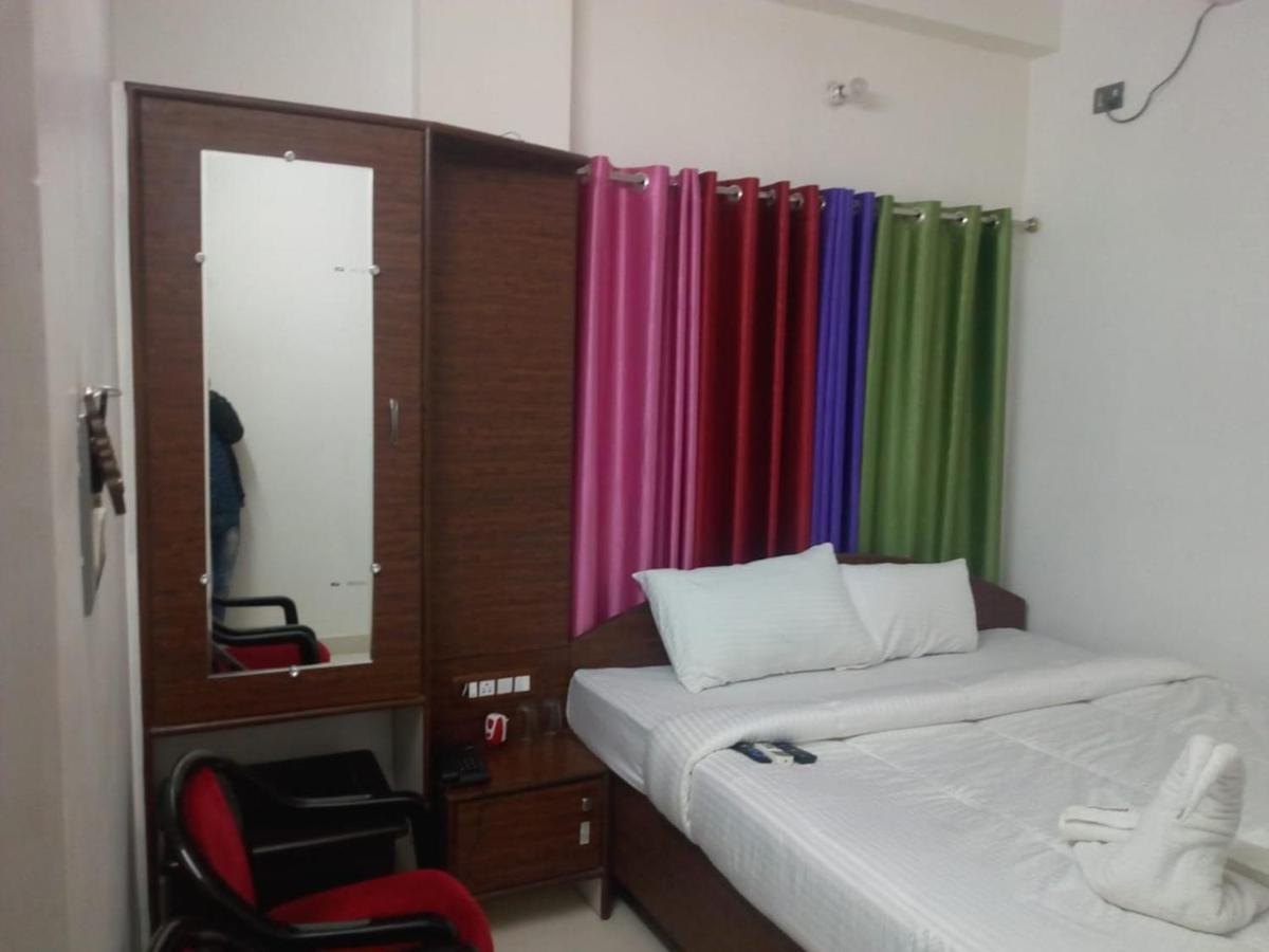 Hotel Wisdom Celebration Motihari エクステリア 写真