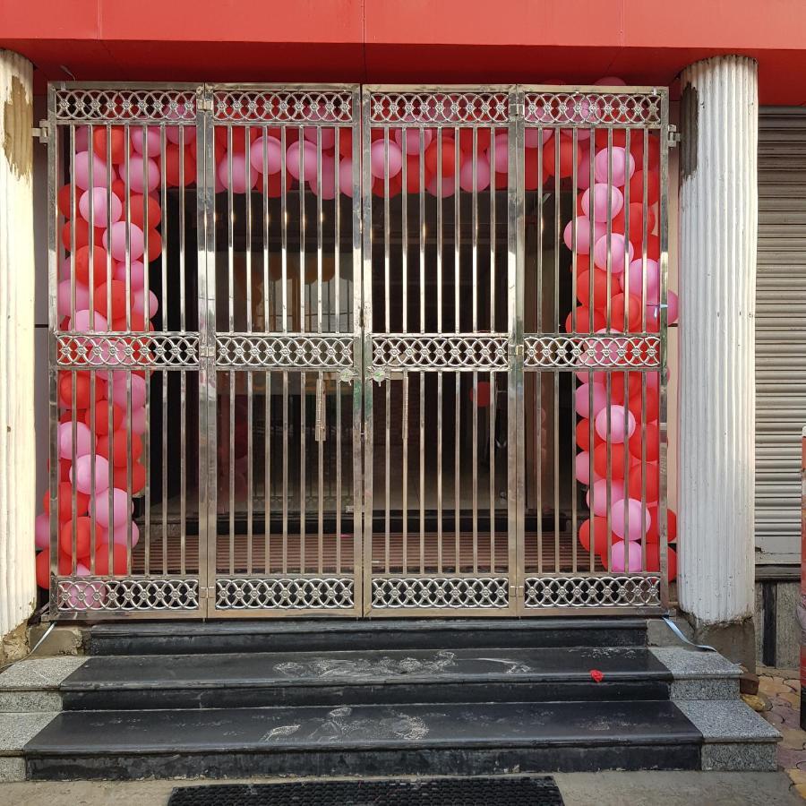 Hotel Wisdom Celebration Motihari エクステリア 写真